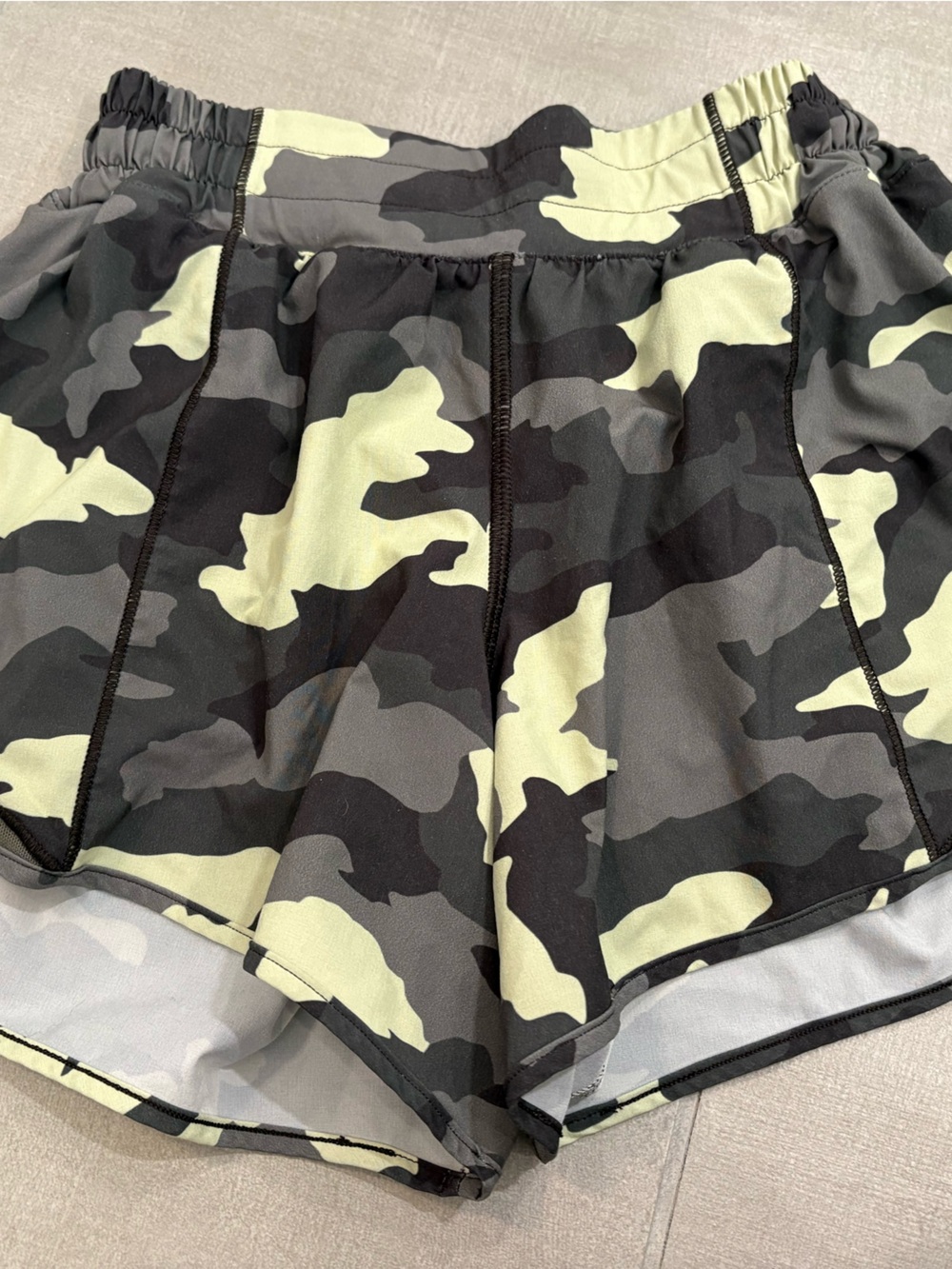 Lululemon Shorts Size 2 Tall Hottie Hot